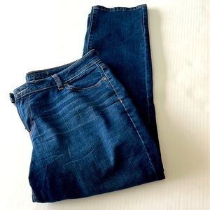 Jennifer Lopez jeans size 16p  waist 18 length 37 inseam 24inches